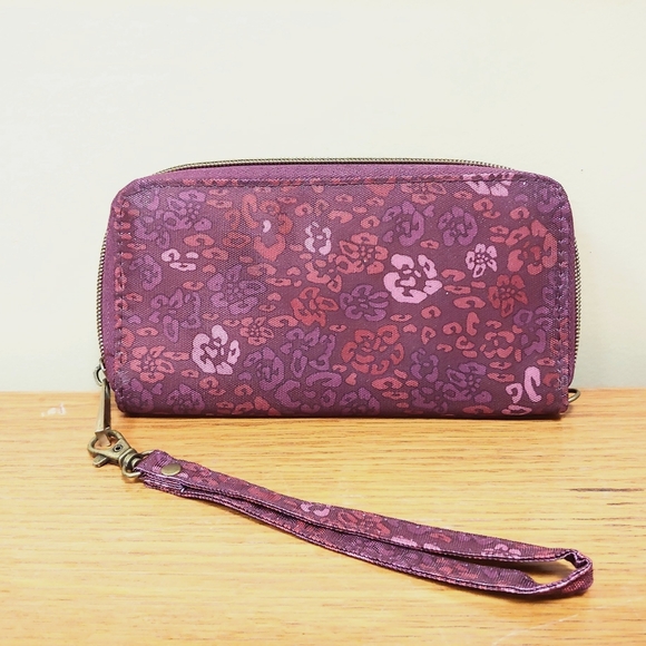 Travelon Burgundy Wristlet Wallet - Picture 2 of 10